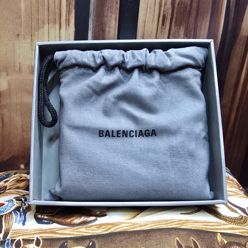 Balenciaga Black and Reflective Logo Wallet - NWT - FULL INCLUSION - Picture 5 of 11